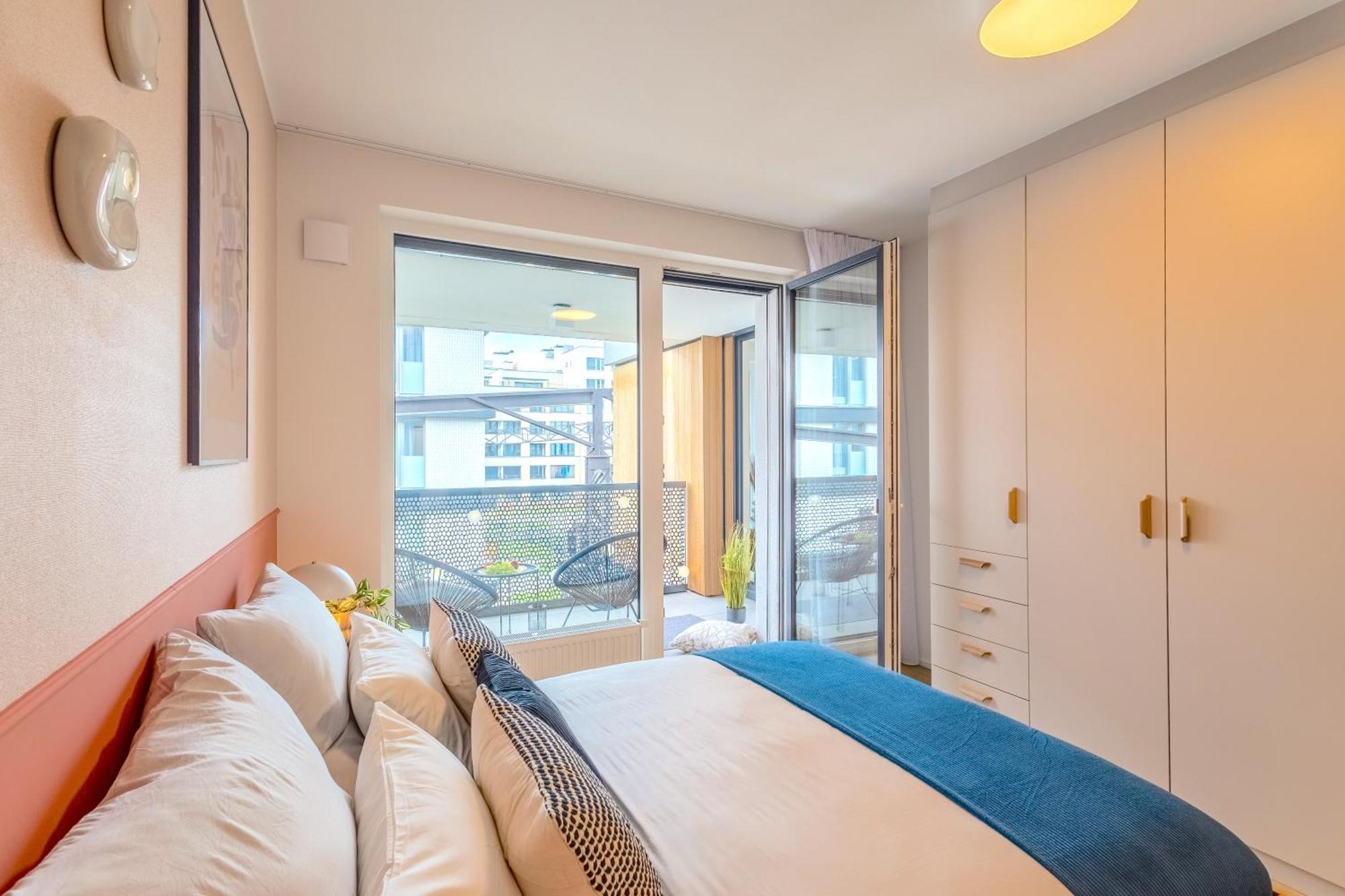 Design Apartment - Balcony, Free Parking, Yoga, 10 Mins To Center, By Gravity プラハ エクステリア 写真
