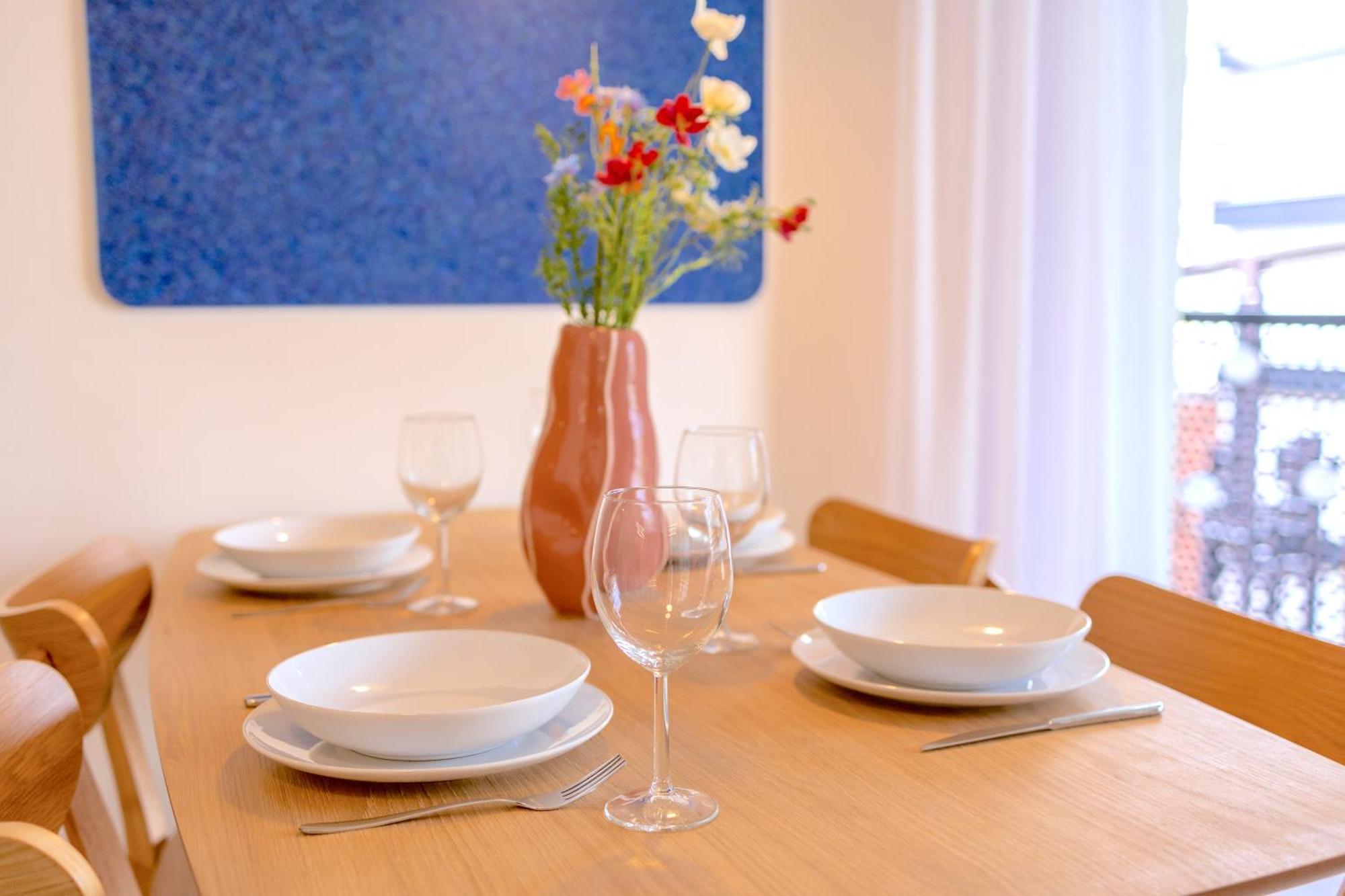Design Apartment - Balcony, Free Parking, Yoga, 10 Mins To Center, By Gravity プラハ エクステリア 写真